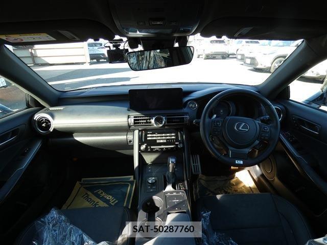 Lexus IS 2021-11 207998-4