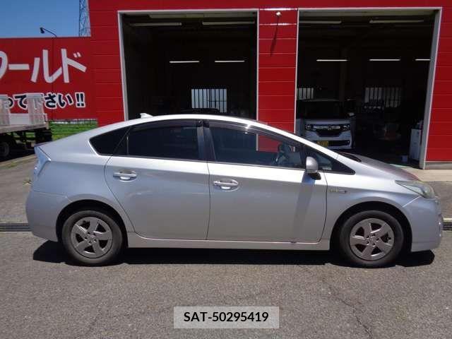 Toyota PRIUS 2010-12 200320-6