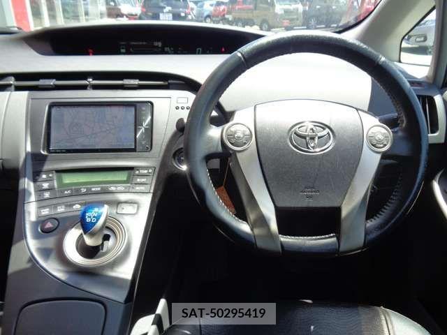 Toyota PRIUS 2010-12 200320-2
