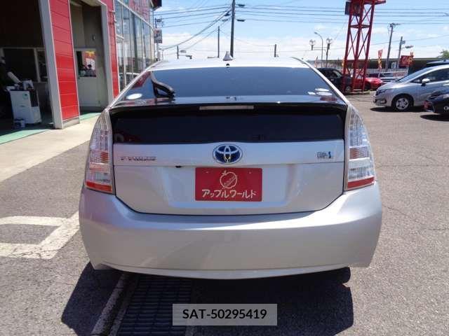 Toyota PRIUS 2010-12 200320-9