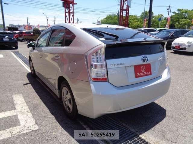 Toyota PRIUS 2010-12 200320-5