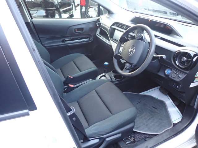 Toyota AQUA 2016-09 973-6
