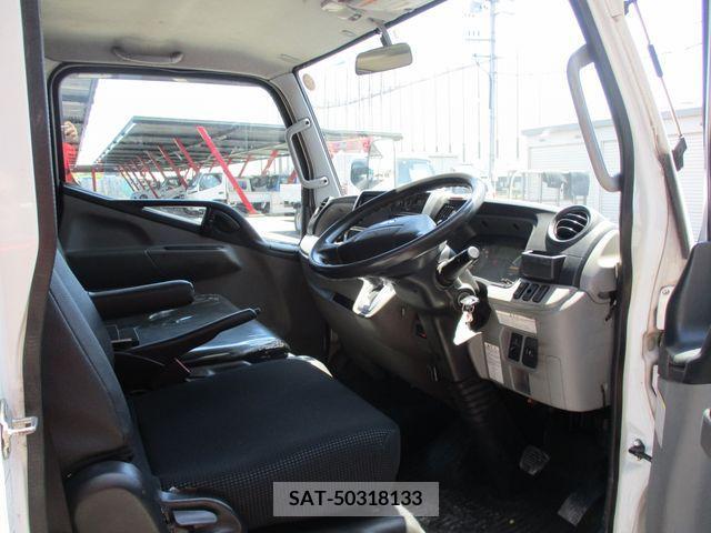 Mitsubishi CANTER 2017-03 294530-13