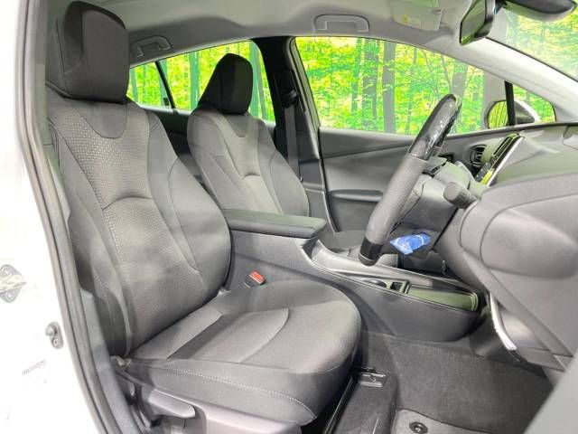 Toyota PRIUS 2022-11 11471-8