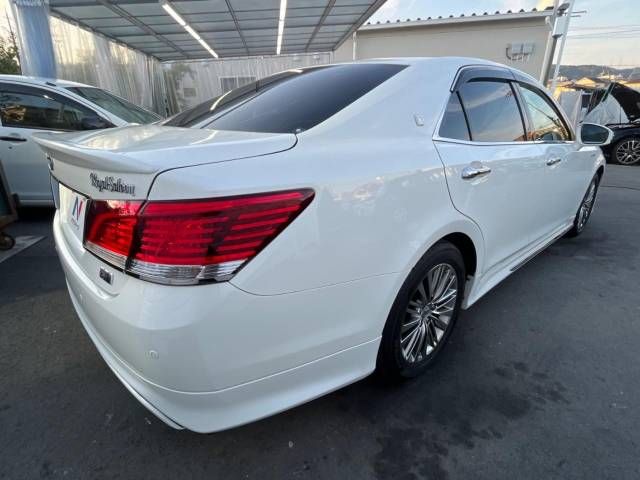 Toyota CROWN SEDAN 2015-03 15860-17