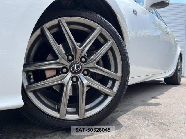 Lexus IS 2014-09 297919-16