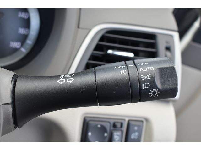 Nissan Sylphy 2013-04 16079-8