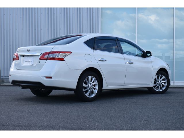 Nissan Sylphy 2013-04 16079-1