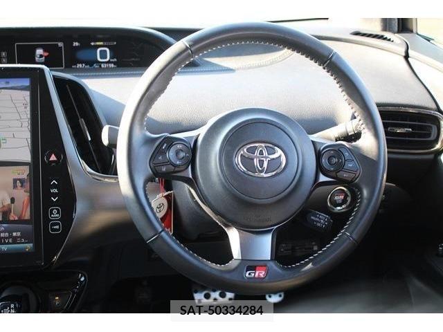 Toyota PRIUS PHV 2018-08 322604-15