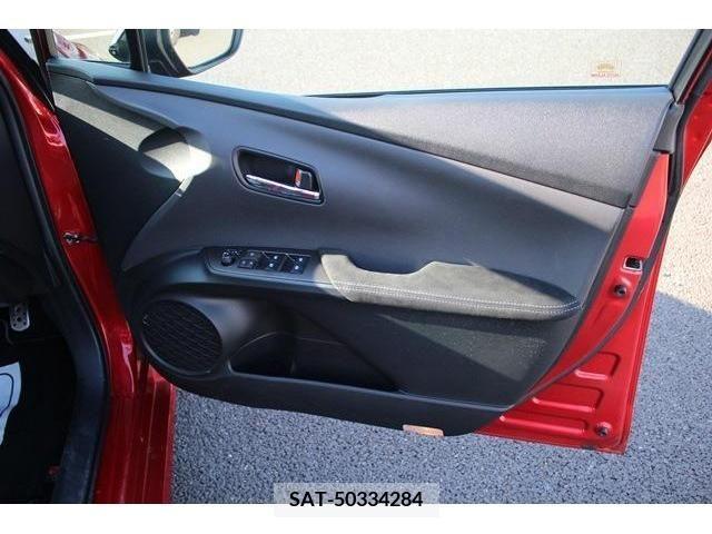 Toyota PRIUS PHV 2018-08 322604-10