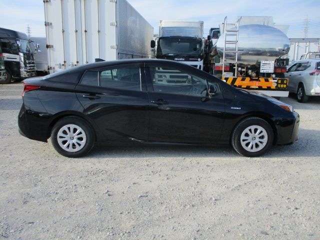 Toyota PRIUS 2019-03 3853-7