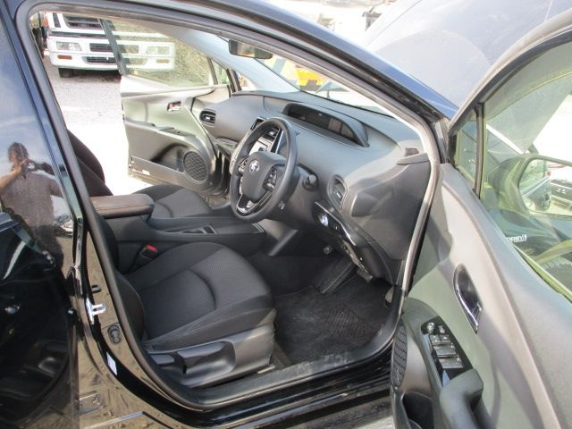Toyota PRIUS 2019-03 3853-9