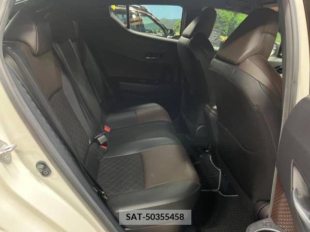 Toyota C-HR 2017-06 294988-9