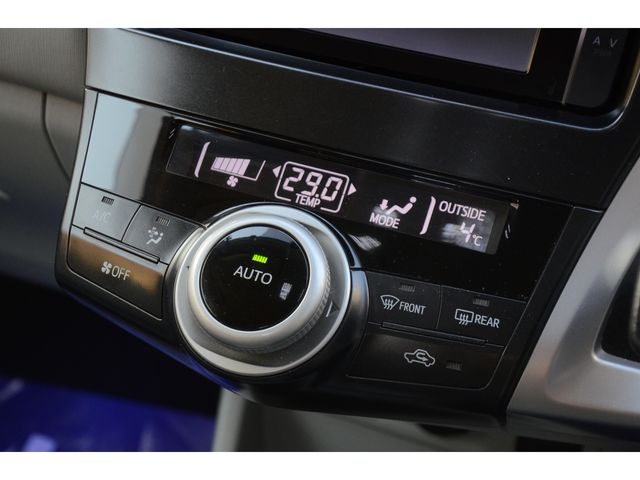 Toyota PRIUS ALPHA 2013-03 354-11