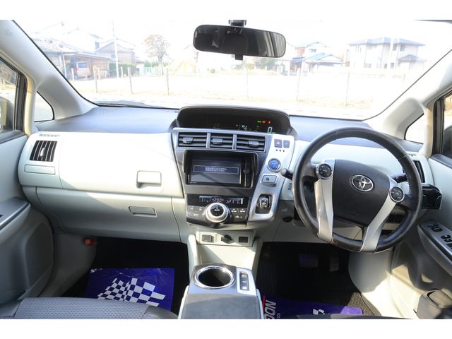 Toyota PRIUS ALPHA 2013-03 354-6