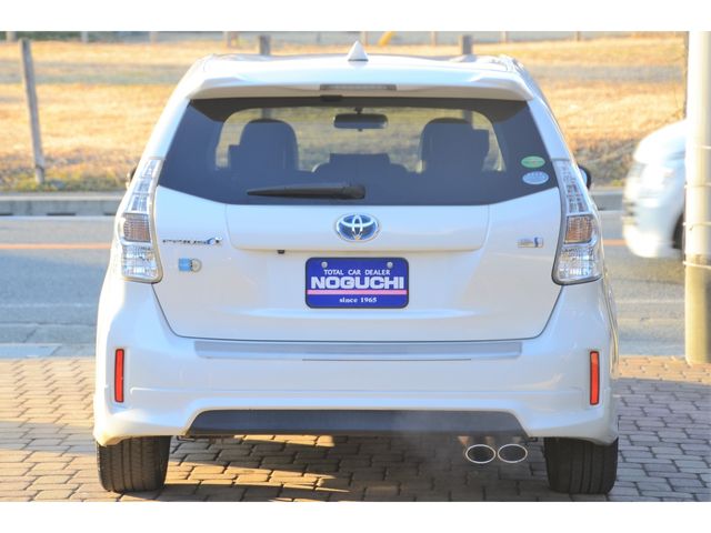 Toyota PRIUS ALPHA 2013-03 354-5