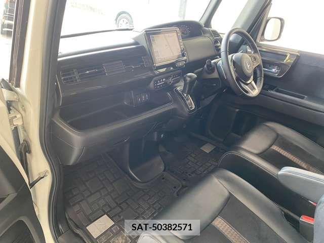 Honda N BOX CUSTOM 2018-02 279165-4