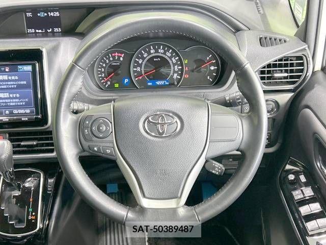 Toyota NOAH 2017-12 279480-12