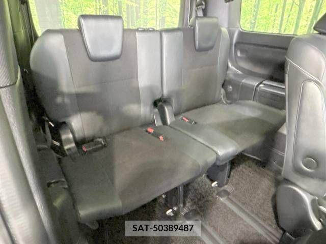 Toyota NOAH 2017-12 279480-10