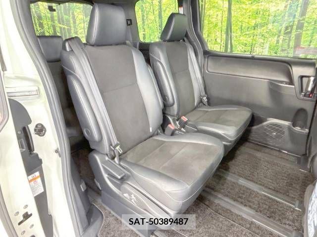 Toyota NOAH 2017-12 279480-9