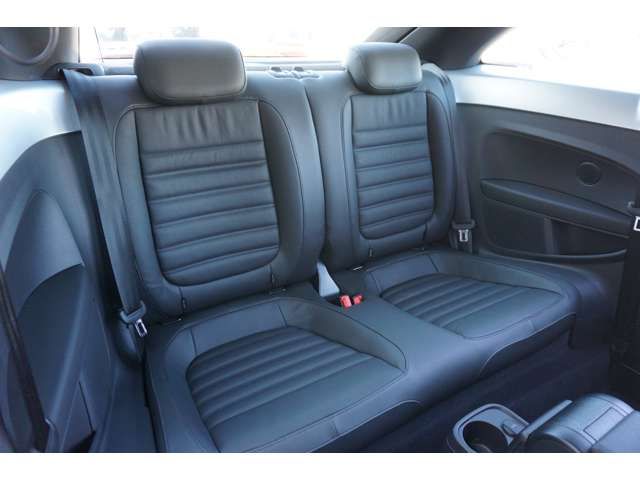 VolksWagen THE BEETLE 2012-08 9059-17
