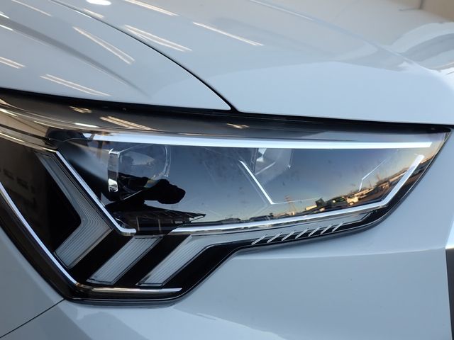 Audi Q3 2021-06 180835-8