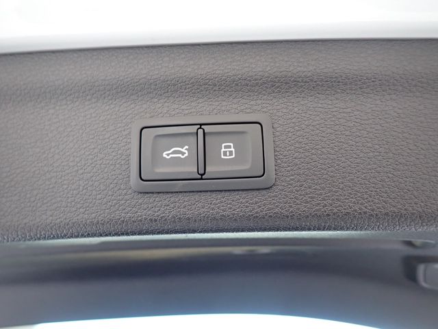 Audi Q3 2021-06 180835-13