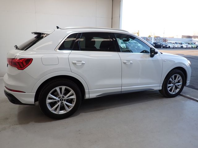Audi Q3 2021-06 180835-4