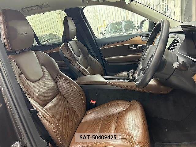 Volvo XC90 2019-01 320544-8
