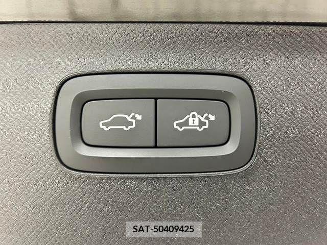 Volvo XC90 2019-01 320544-6