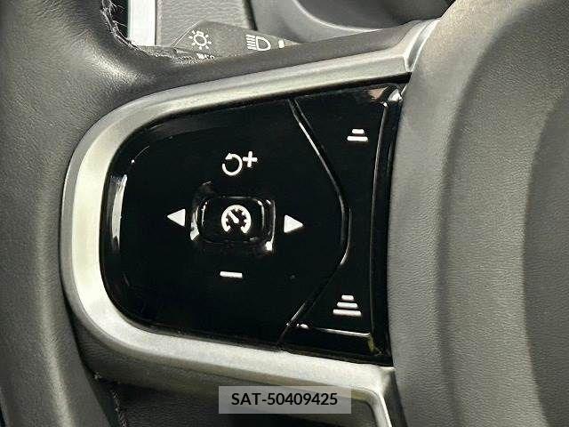 Volvo XC90 2019-01 320544-4