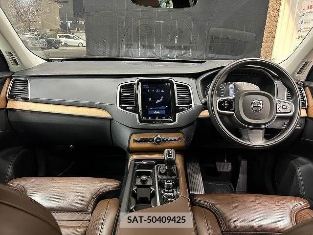 Volvo XC90 2019-01 320544-1