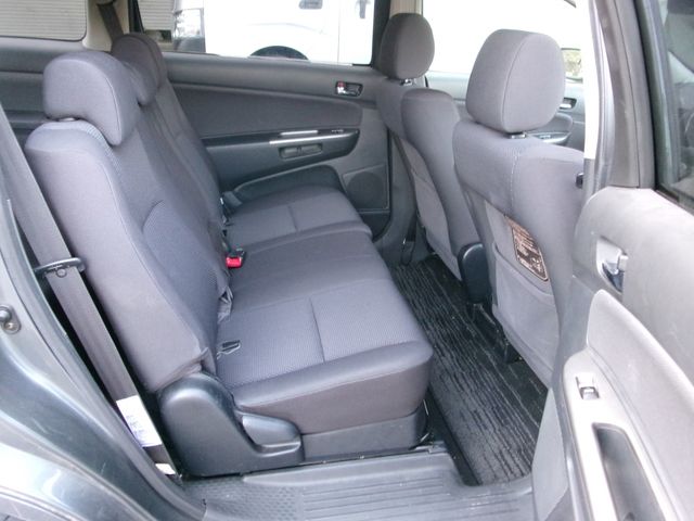 Toyota WISH 2003-06 182073-8