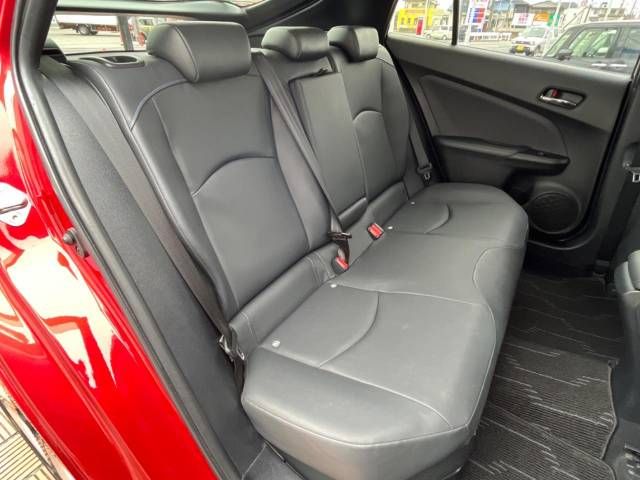 Toyota PRIUS 2018-04 182844-9