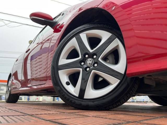 Toyota PRIUS 2018-04 182844-12
