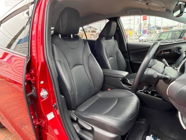 Toyota PRIUS 2018-04 182844-8