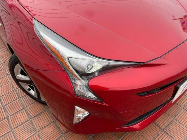 Toyota PRIUS 2018-04 182844-11
