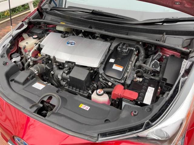 Toyota PRIUS 2018-04 182844-18