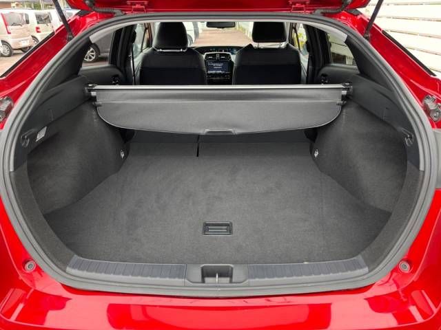 Toyota PRIUS 2018-04 182844-10