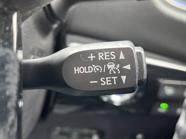 Toyota PRIUS 2018-04 182844-3