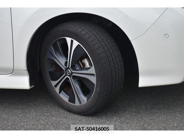 Nissan LEAF 2017-11 367065-22