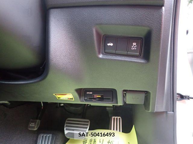Nissan SKYLINE 2021-04 326068-15