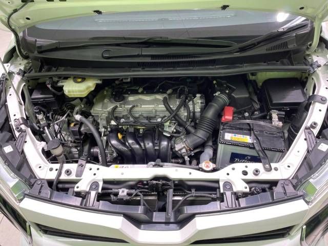 Toyota VOXY 2018-10 185210-19