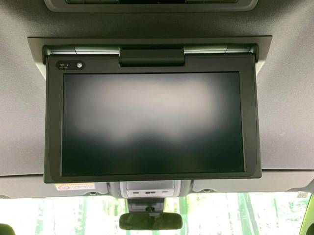 Toyota VOXY 2018-10 185210-3
