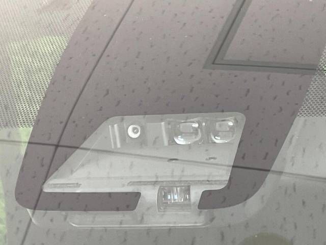 Toyota VOXY 2018-10 185210-6