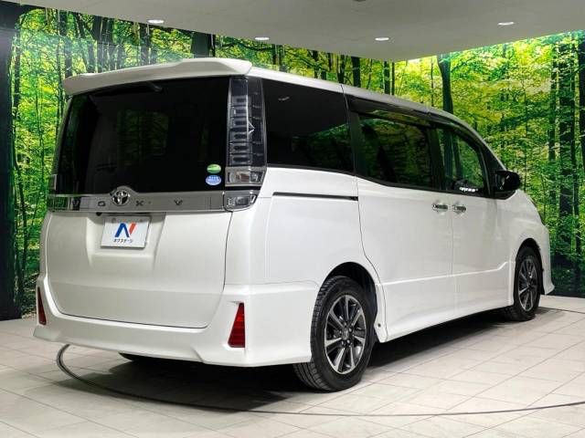 Toyota VOXY 2018-10 185210-18