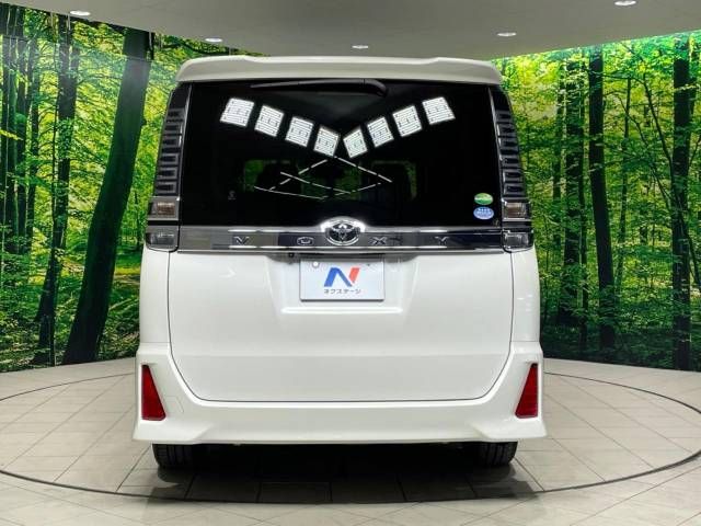 Toyota VOXY 2018-10 185210-16
