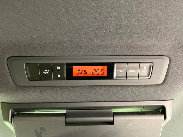 Toyota VOXY 2018-10 185210-7