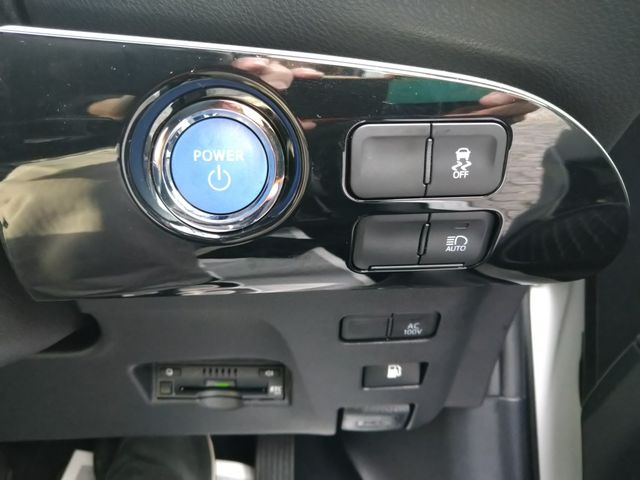 Toyota PRIUS 2021-06 190420-18
