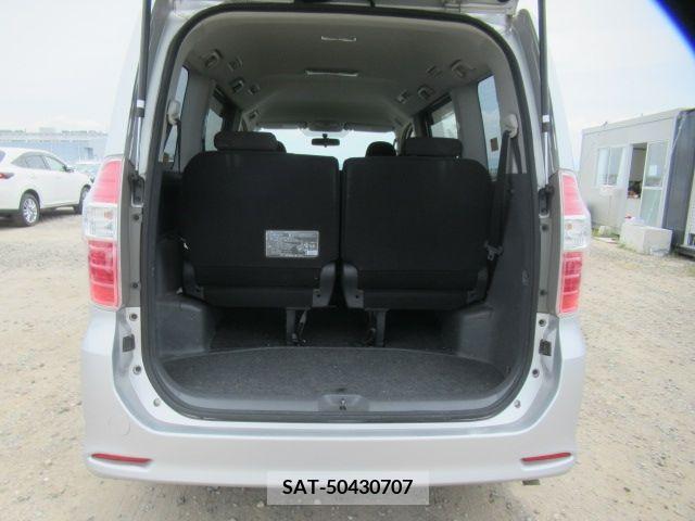 Toyota NOAH 2009-11 327135-8